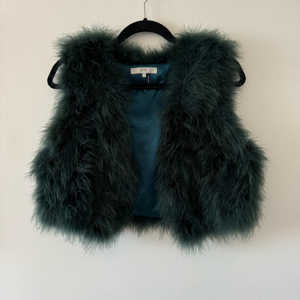 Fate emerald green cropped lined vest 100% ostrich hair size medium hook eye